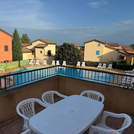 3 Air-conditioned Flat With Pool View