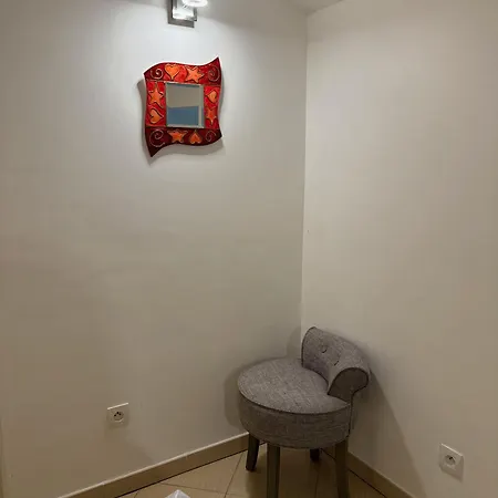 3 Air-conditioned Flat With Pool View Apartment *