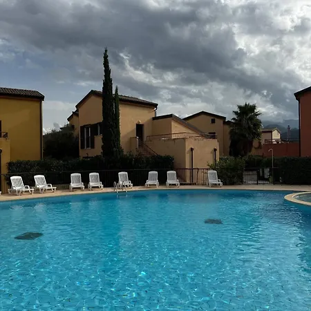 Apartment 3 Air-conditioned Flat With Pool View Belgodere (Corsica)