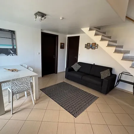 3 Air-conditioned Flat With Pool View Belgodere (Corsica)