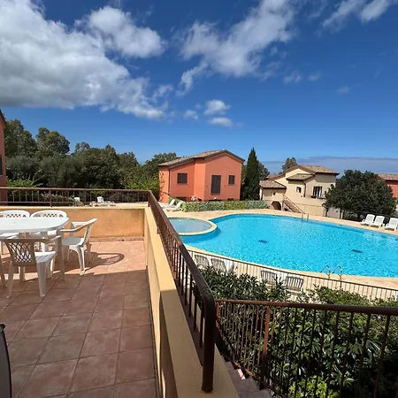 3 Air-conditioned Flat With Pool View Belgodere (Corsica)